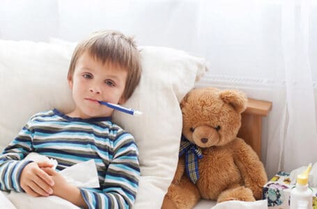 الرعاية المنزلية للأطفال المصابين بالشرخ الشرجي